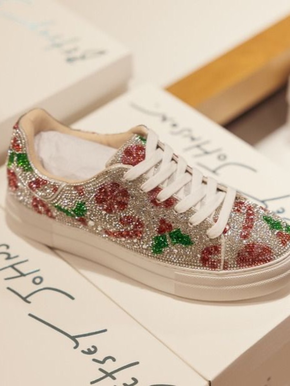 NWT Betsey Johnson Sidny Holiday Holly Print Rhinestone Platform Sneakers Sz 6,5 - Picture 8 of 16